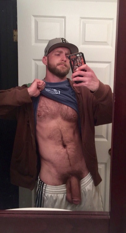chiguybri:  Porn stud Deviant Otter showing off his big cock & huge low hangers!! 😍🔥💦💦💦💦 