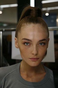 faintlyfeline:  Snejana backstage at Dolce