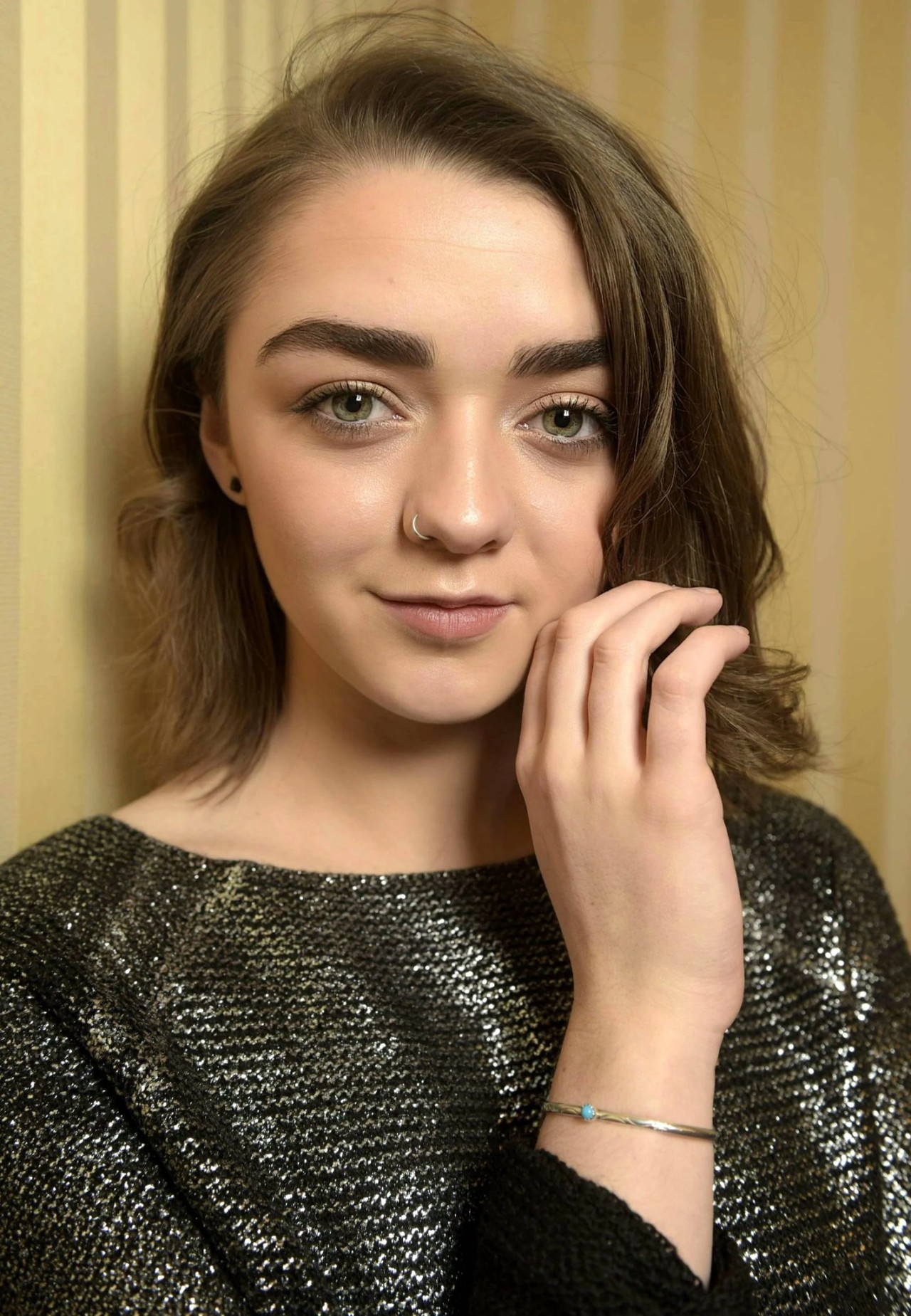 rosalindesantiago:Maisie Williams  porn pictures