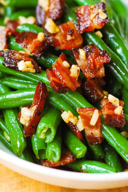 guardians-of-the-food:Garlic and Bacon Green