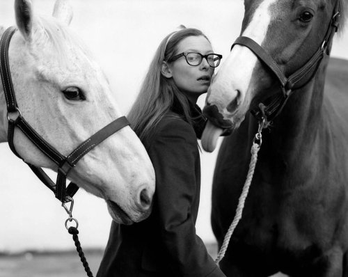 keyframedaily: Tilda Swinton, 1995. Photo by Hugo Glendinning via Cinespia.