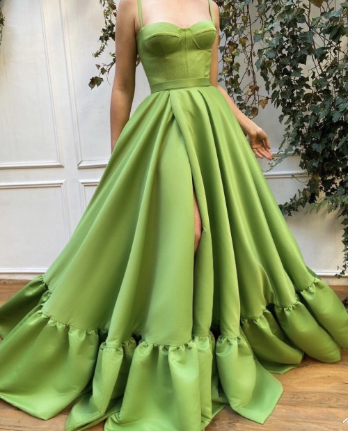 acourtofcouture