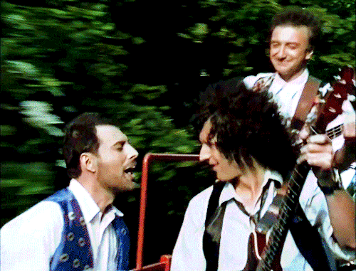 Queen - Breakthru (1989)