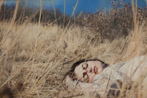 Yigal Ozeri art Inspired by the aesthetics of the Mannerism and Pre-Raphaelites, New York based Yiga