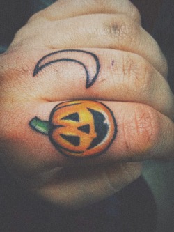 fearpr0ducts:  my new tattoos 🎃 