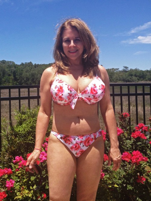 iloverealwomen:  I received this submission with the question if it was ok to submit even if she’s not nude. My answer to this one is a big HELL YEA!! I will take any kind of submissions I can get of this sexy hot lady. Pretty face, long hair, big breast,