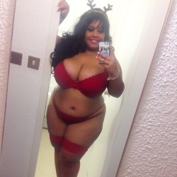 bustyshanice:  I couldn’t find my Santa