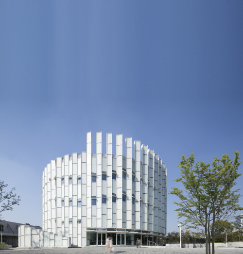 archatlas:  Nanjing Green Light HouseArchiland International would all like to produce more ‘green’ buildings with lower energy consumption or low carbon emission.. The challenge is at the same time to make this necessary new buildings even more