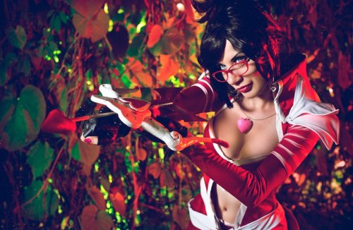 hentai-ass:  hentai-ass:  Heartseeker Vayne cosplay by Clodia Romero  I feel like this needs more attention, that’s a really on-point cosplay imo