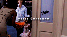 zrunkinlove:  michealapratt:   Happy Halloween: Black-ish Edition 🎃   Lmaooo he