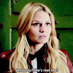 robinsreginas:  The person who escaped our trap disappeared in a cloud of green smoak and now there are flying monkeys in this town? I think we know exacly who cursed us. 