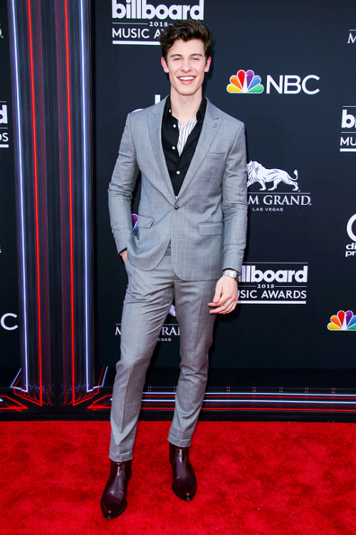 carpetdiem:Shawn Mendes attends the 2018 Billboard Music Awards at MGM Grand Garden Arena in Las Veg