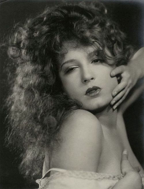 dulcinea2001: Lili Damita, almost ludicrously sultry