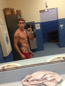 hornytexasboy:  if only i could walk in and find a dude like this! 