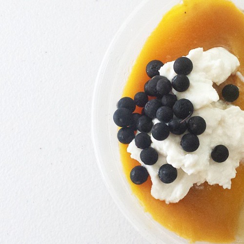 Super ripe mango, plain greek yogurt and tiny blueberrieees!! #food #dessert #foodporn #fruits http: