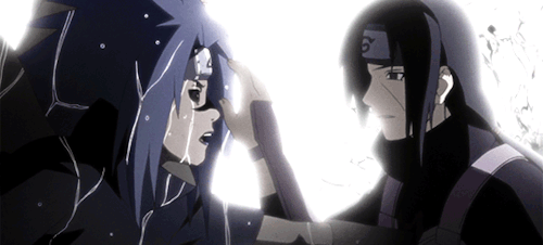 mandastokes3:  mxkaelah:  Itachi’s death episode 138 vs episode 447   what the FUCK MAN WHY DO THIS …………. WHY 