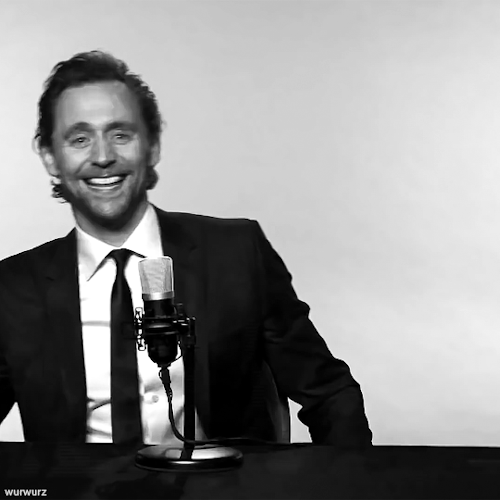 wurwurz:Tom Hiddleston - Mimic Challenge / The Tonight Show Starring Jimmy Fallon (July 2021). Part 