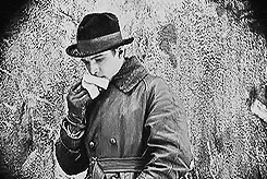 haroldlloyds:  Happy Birthday Rudolph Valentino May 6, 1895 – August 23, 1926  Czyżeś słyszał, Rudolfie, o potędze miłości etc. 