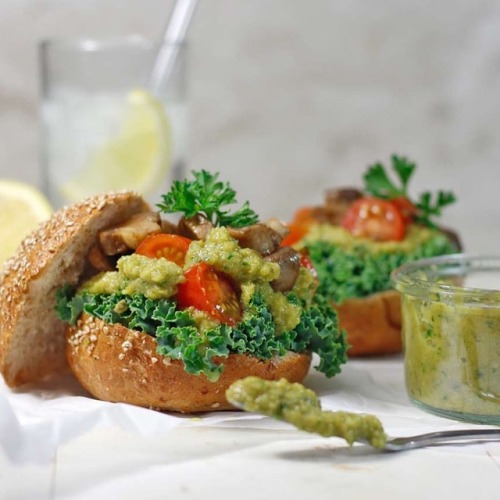 Vegan Green Olive Tapenade (oil-free) by @greensmoothiegourmet  Recipe Ingredients 3 cups green oliv