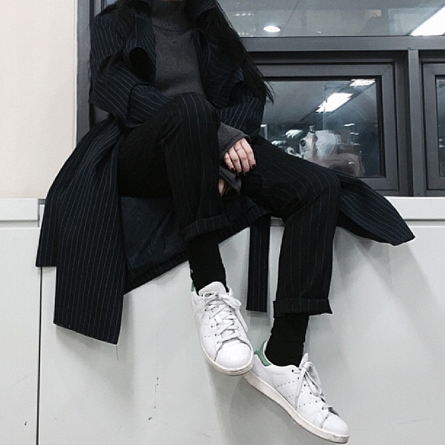 BLACK CLOTHES