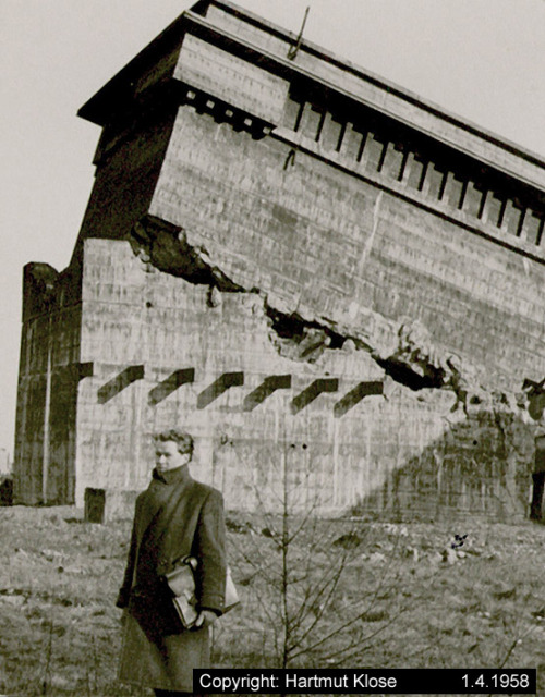 Befehlsbunker Wilhelmshaven, Germany, in 1958 (after the first demolition attempt in 1949)
