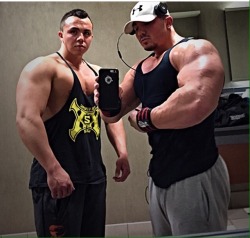 musclegodselfies:  slowly molding his little