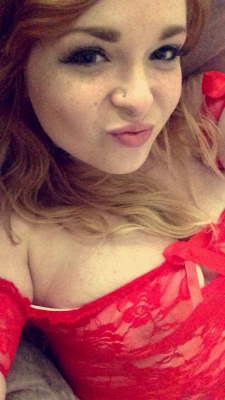 mirahxox:  Red lace  she makes my weiner hard