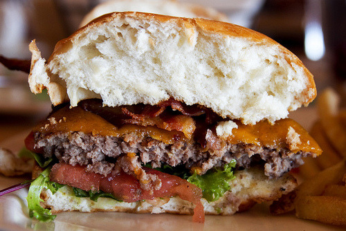 foodluxury:  Love Food? This blog is for you. 