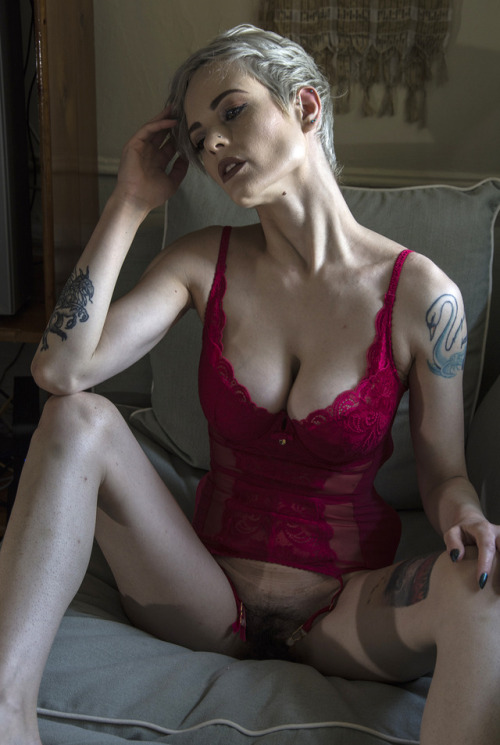 HennaN x AAlberts • Corset • Lady In Red •