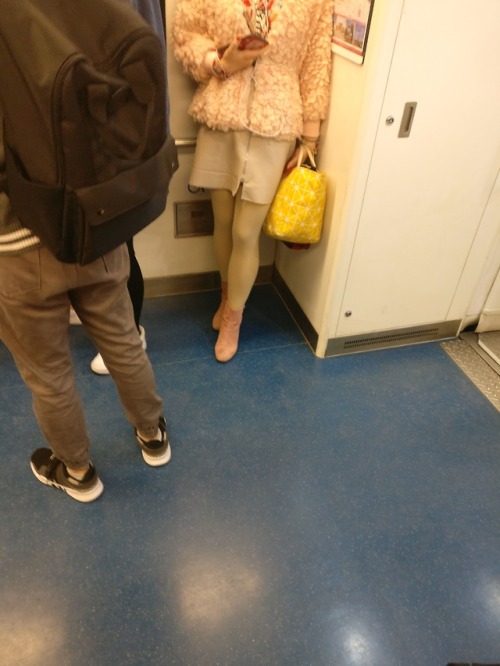 西安地铁上的丝袜女咋样？