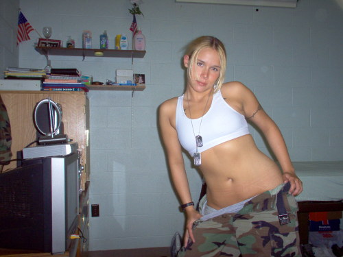 mymarinemindpart2:  Always sexy military girls 