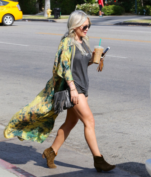 yasexo: daily–celebs:  5/3/15 - Hilary Duff leaving Starbucks in Studio City.