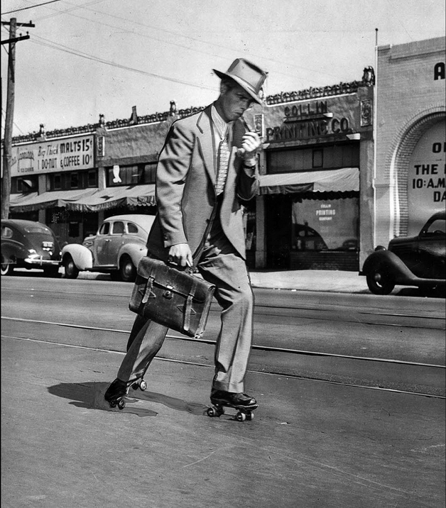 Commuter during a railcar strike, Los Angeles, 1943 (via LA Times)
