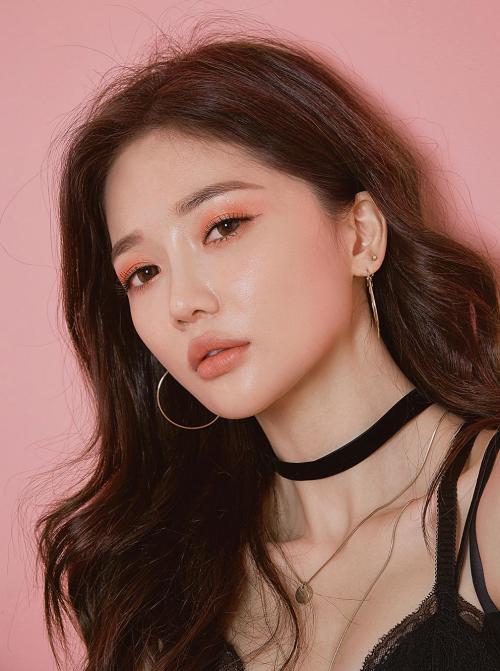 korean-dreams-girls:Sung Kyung - February 07, 2017 Set