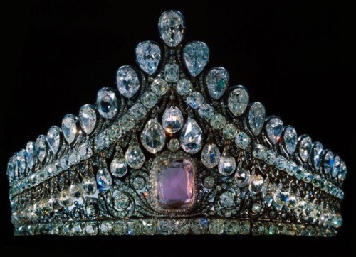 eyesaremosaics:Circa 1770 tiara made by Louis David Duval, possibly for empress Elizabeth.