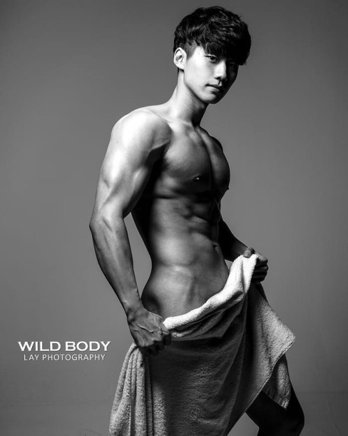 Sex Model : 이희찬Photographed LAY pictures