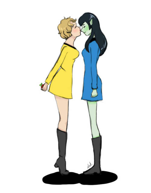 sherlockintheshire:  quick doodle early valentines? idk 