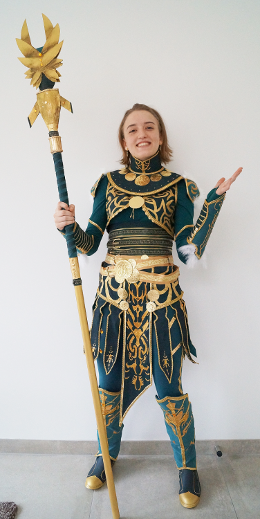 virtue-of-justice:  Aaand it’s done! GW2′s Ascended Light armor! Not the two most flattering pics (the top vest/belt are a bit off in the full body one) but they were taking very quickly by my mom yesterday morning right before I had to go to catch