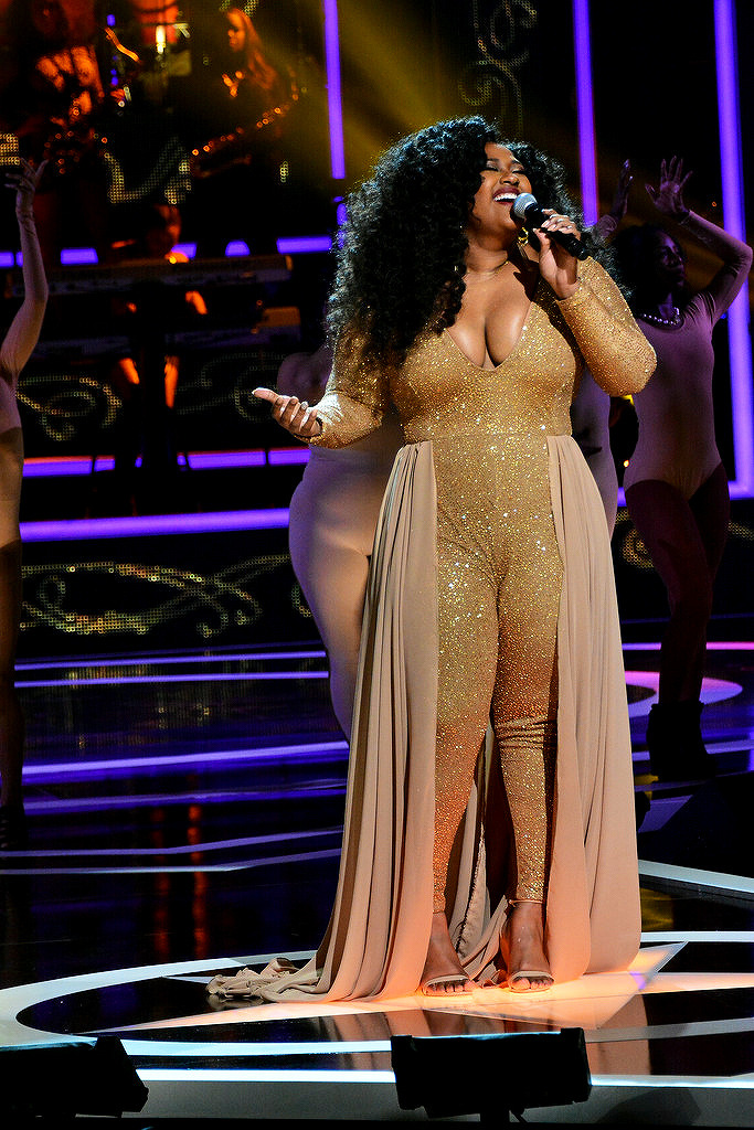 blackgirlsaregold:  soph-okonedo:    Jazmine Sullivan performs during the Black Girls