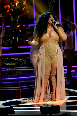 blackgirlsaregold:  soph-okonedo:    Jazmine Sullivan performs during the Black Girls Rock! 2016 show at New Jersey Performing Arts Center on April 1, 2016 in Newark, New Jersey    Tune in to black girls rock tomorrow night on BET