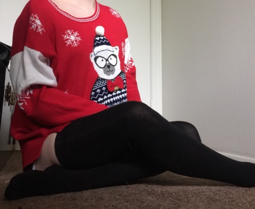 tenaciouscurves: Merry Christmas! I couldn’t just let it pass without getting you guys somethi