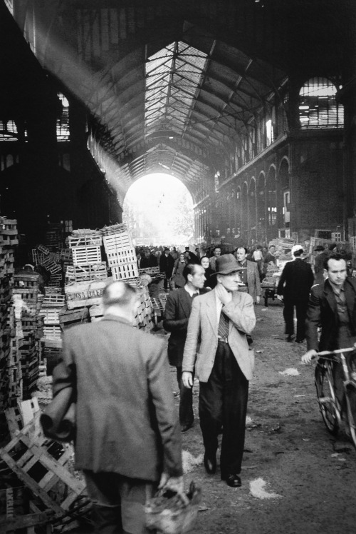 greeneyes55:Les Halles Paris 1950s Photo: Marshall Hirsh 