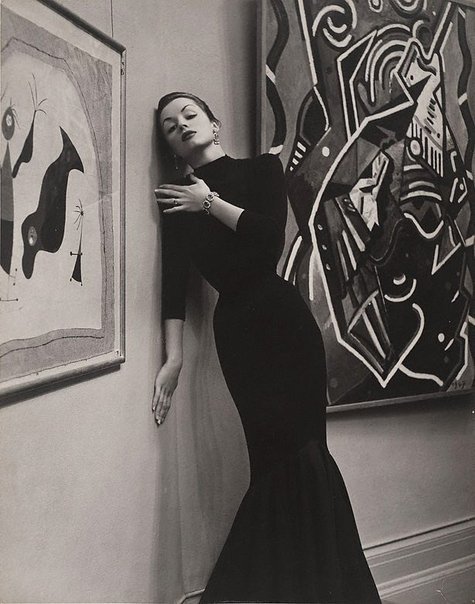 love-in-a-voidd:  Bambi Tuckwell, 1953 photo by Athol Shmith 