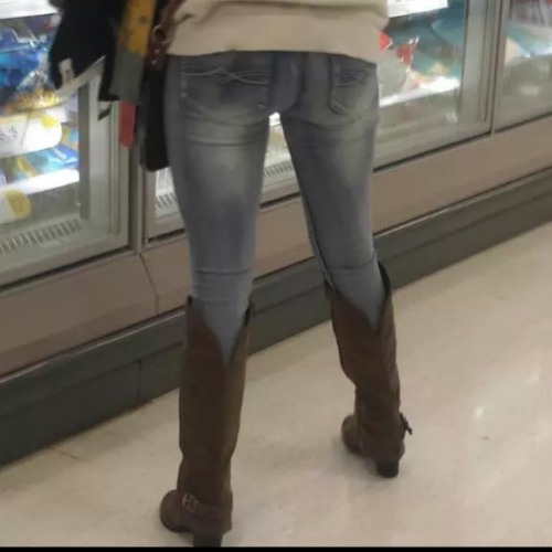 teenlvr70:  Random creeping pics by @creeplvr70