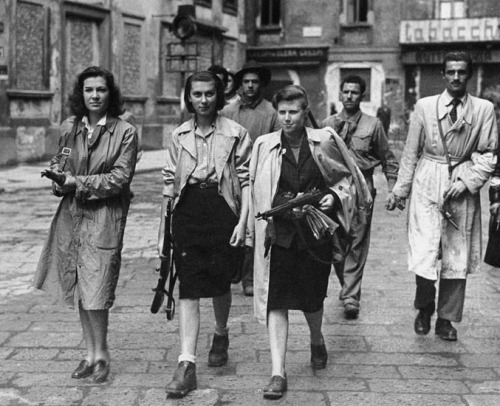 furoreuterino:25th April, 1945. Milan.Festa della liberazione, the anniversary of the Italian resist