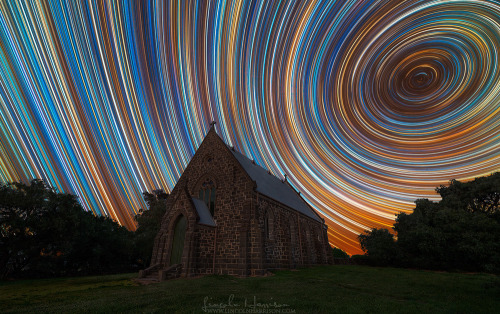 spinningblueball:Star Trails By Lincoln Harrison