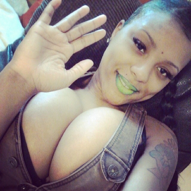 myfreakyspice:  http://myfreakyspice.tumblr.com/submit  Nice 