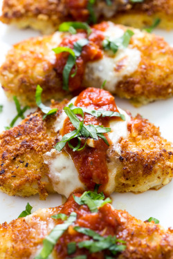 finedining:  Easy Delicious Chicken Parmesan Ingredients2 Boneless Skinless Chicken Breasts (1 pound)¼ Cup of All Purpose Flour1 Egg¾ Cup of Panko breadcrumbs½ Cup of Parmesan Cheese; grated2 tablespoons Extra Virgin Olive Oil1 Cup of Tomato sauce½