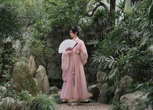 newhanfu:Handsome boy &amp; pink round neck robe