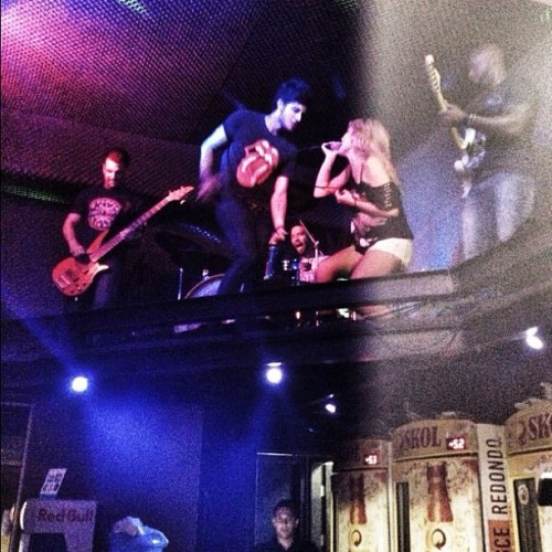  @chaysuede: Last Night @paternostrobass, @lua_blanco , @paulinhogtgomes e eu. Live In Vix 